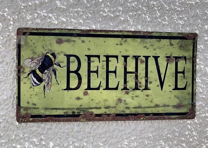 The Beehive - Self Contained Studio By The Sea