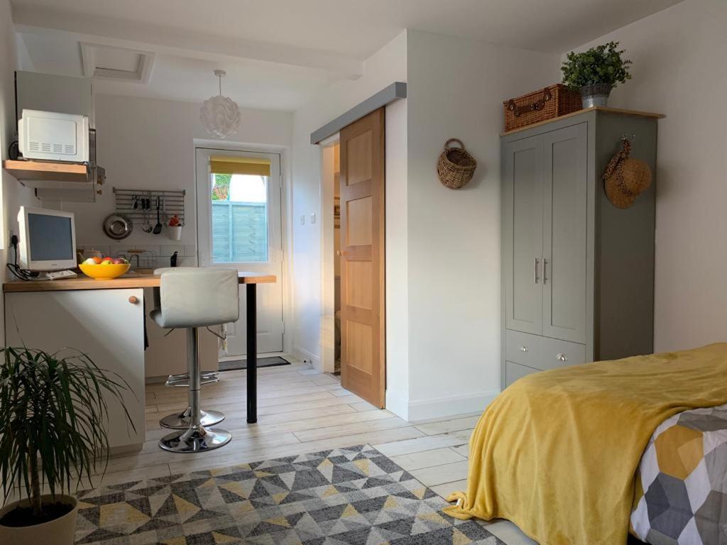 Apartment The Beehive - Self Contained By The Sea *